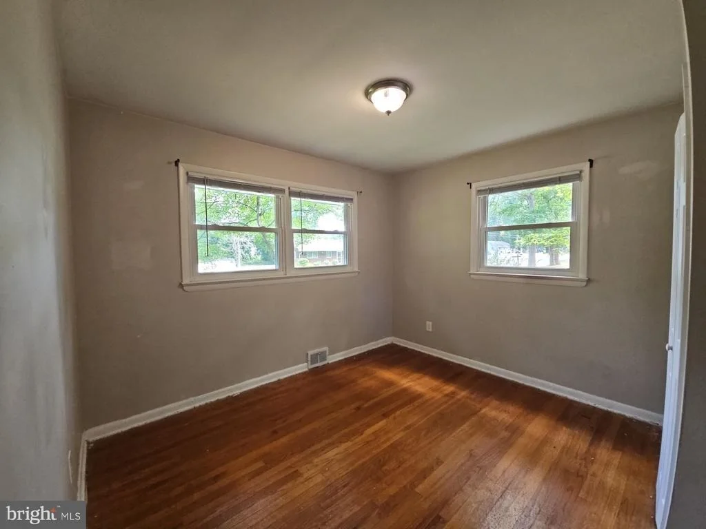 Photo of 109 W DAWSON DRIVE