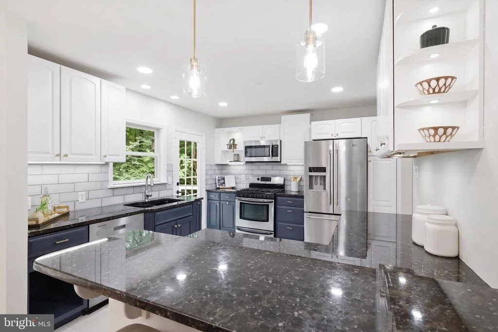 Photo of 7113 HADLOW COURT