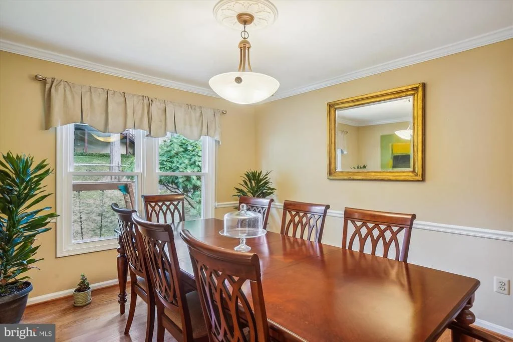 Photo of 2427 HENSLOWE DRIVE
