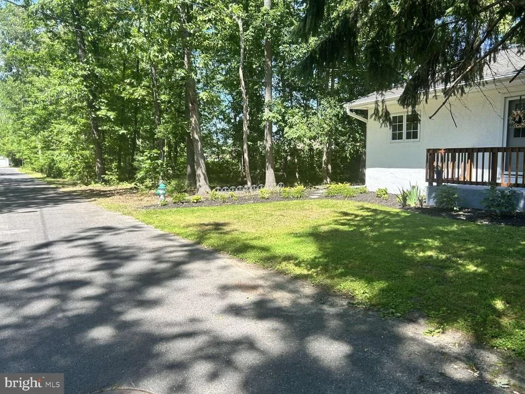Photo of 836 SPRUCE LANE
