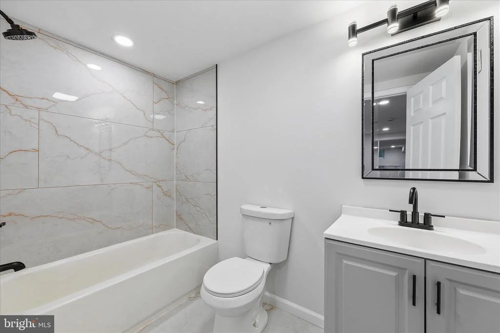 Photo of 1511 LONG POINT ROAD