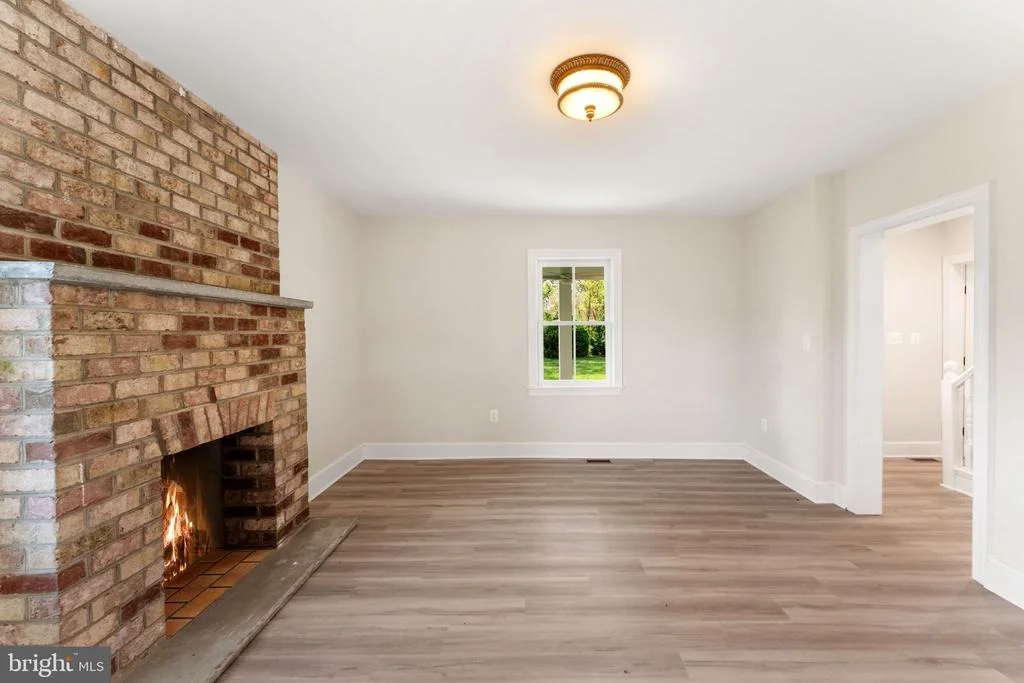 Photo of 11066 MORELAND ROAD
