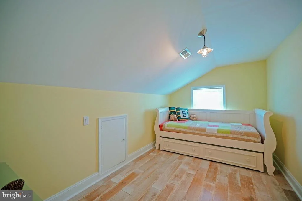 Photo of 8 CAROLINE LANE
