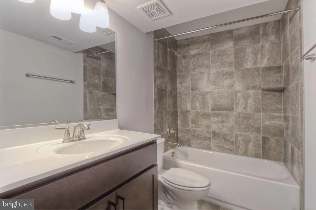 Photo of 480 LEELAND ROAD