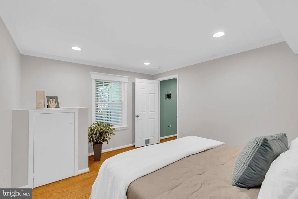 Photo of 8323 ARGENT CIRCLE