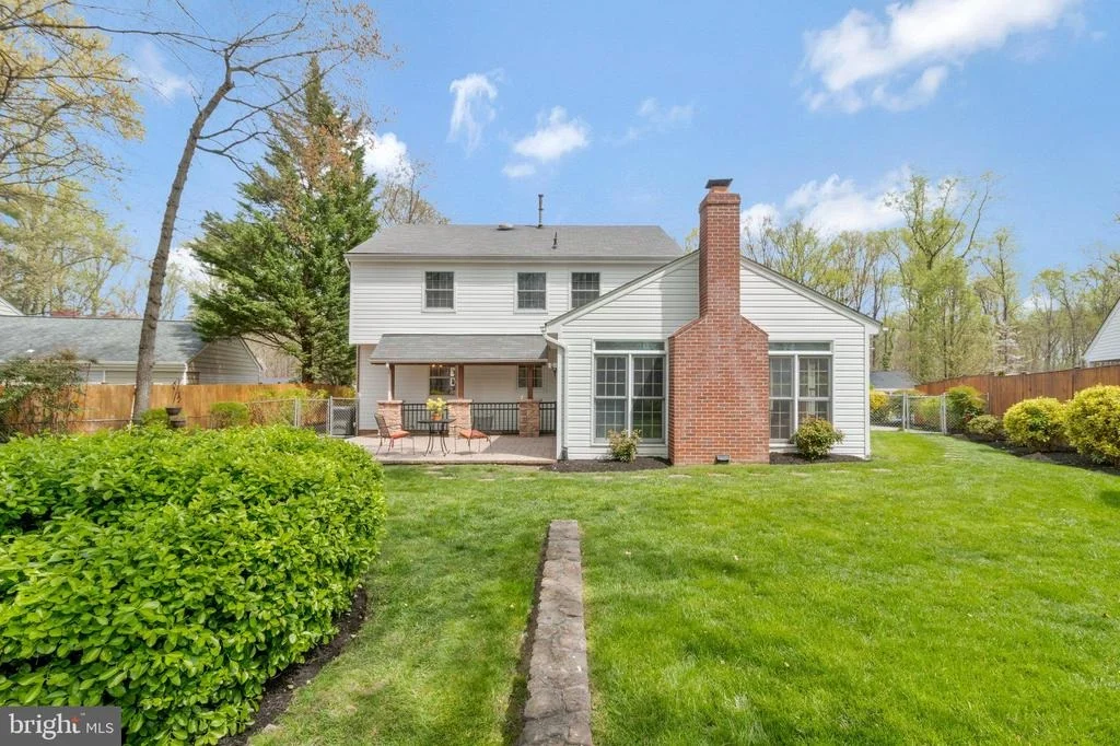 Photo of 6132 ROXBURY AVENUE