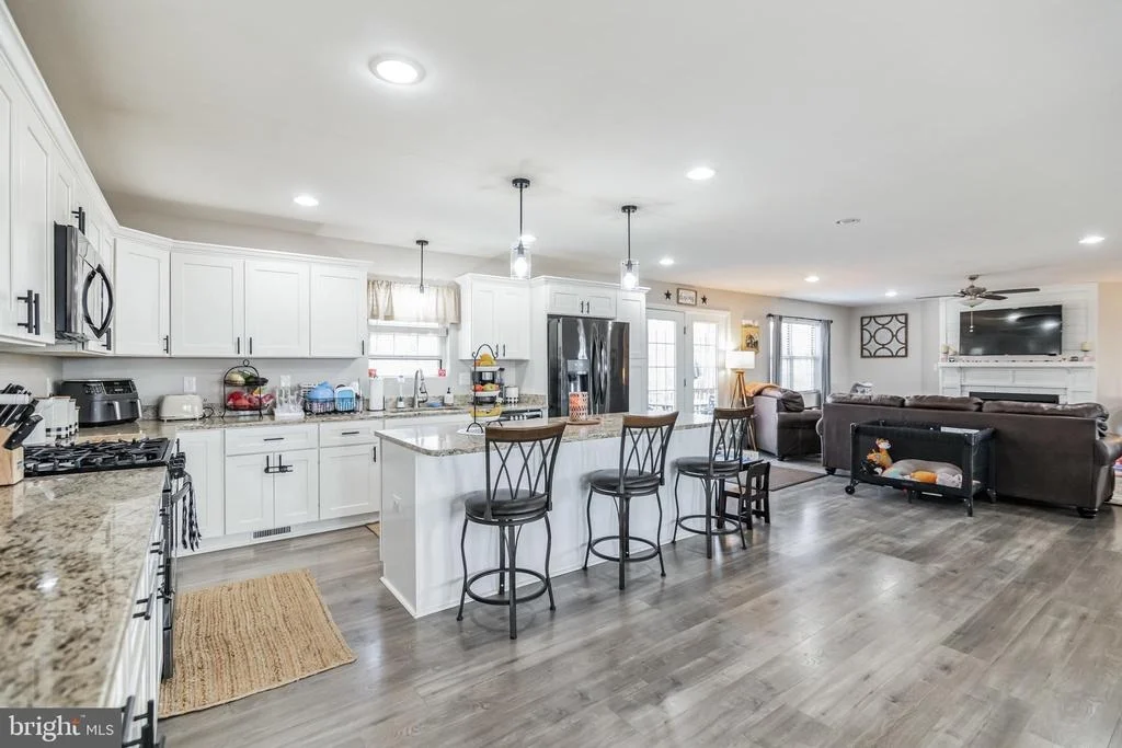 Photo of 17075 REVA ROAD