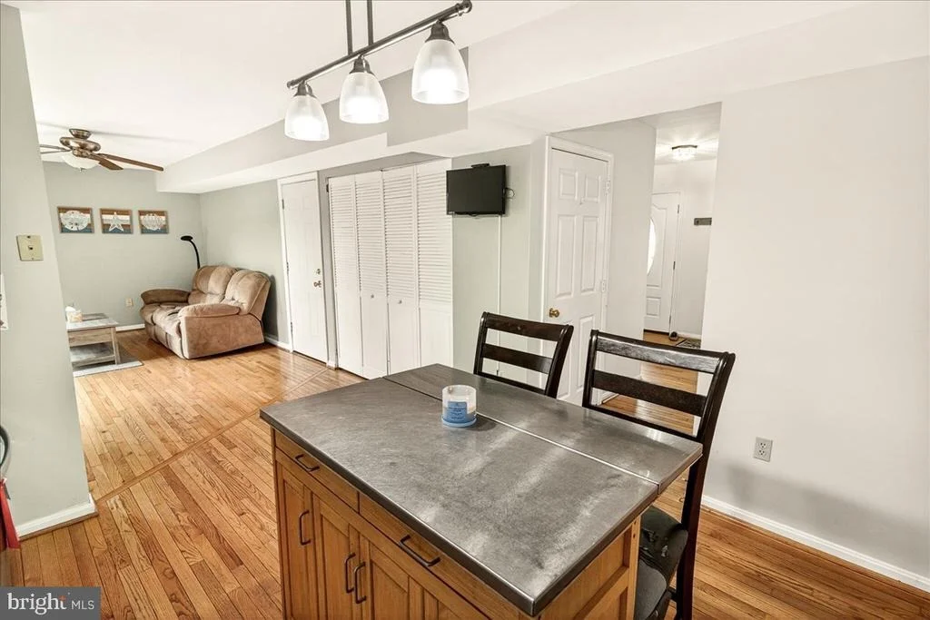 Photo of 3847 HOLLY DRIVE