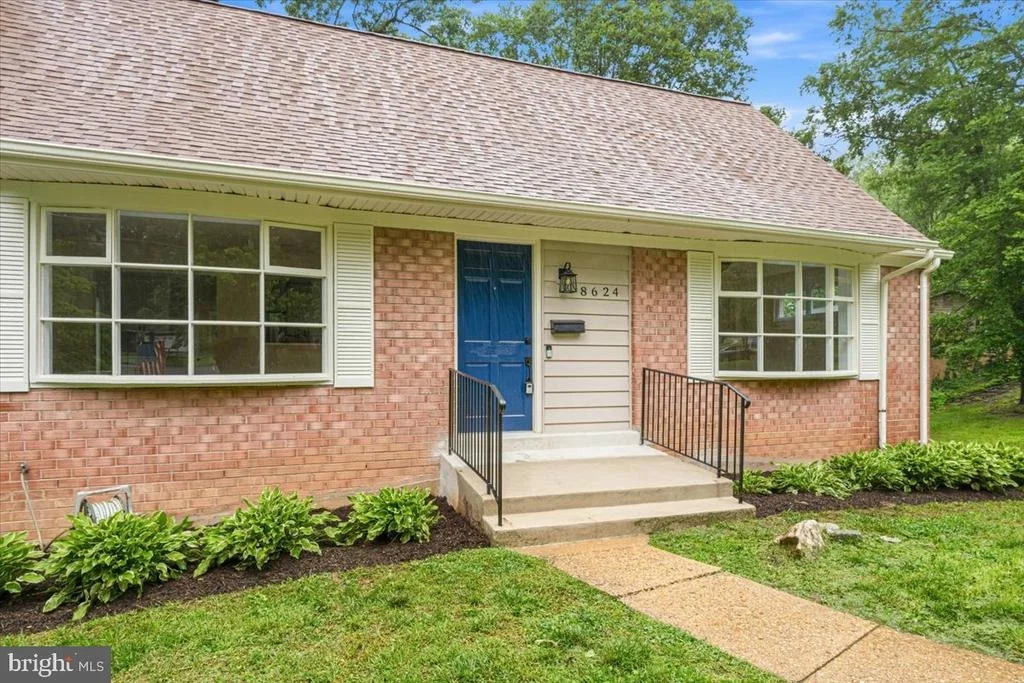 Photo of 8624 PARLIAMENT DRIVE