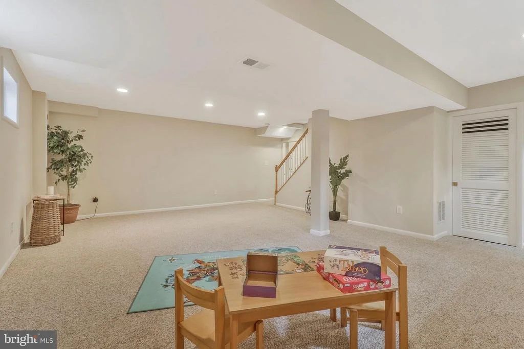 Photo of 6132 ROXBURY AVENUE