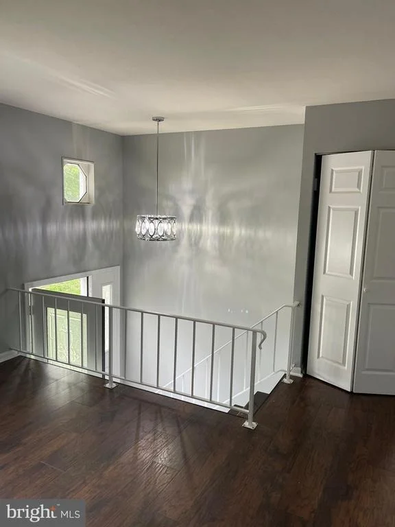 Photo of 610 W NETTLE TREE ROAD
