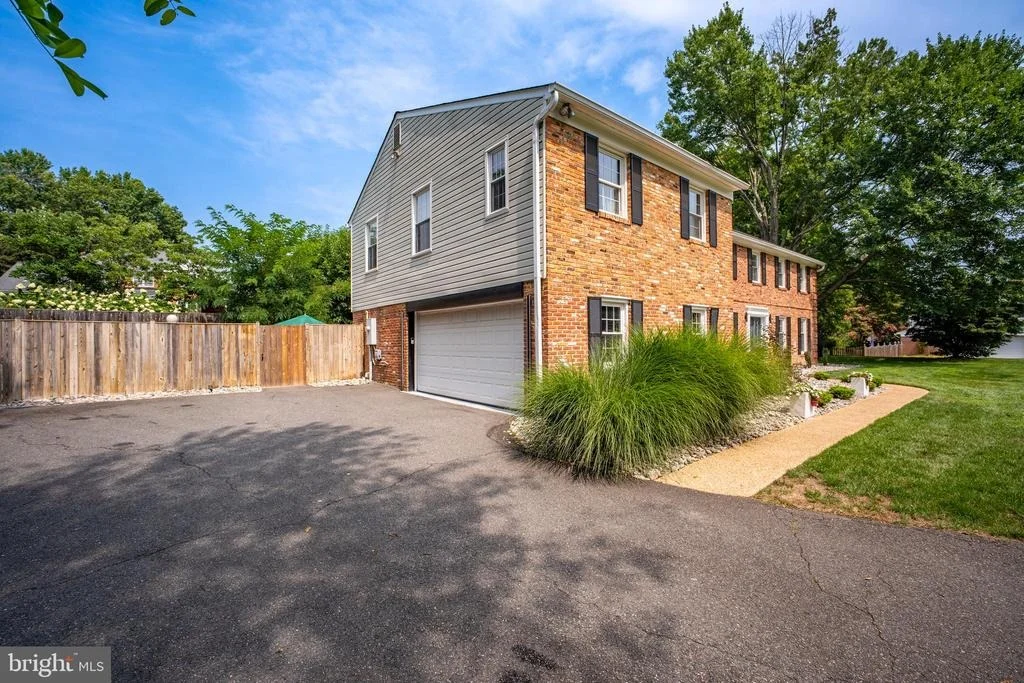 Photo of 8354 OLD DOMINION DRIVE
