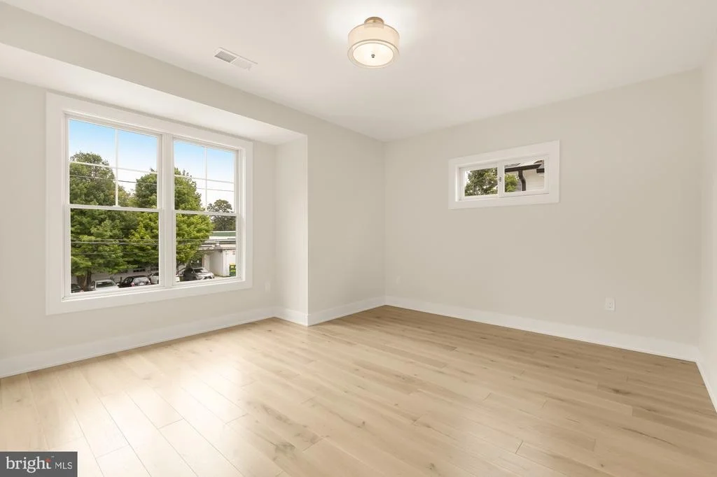 Photo of 9512 FOREST ROAD