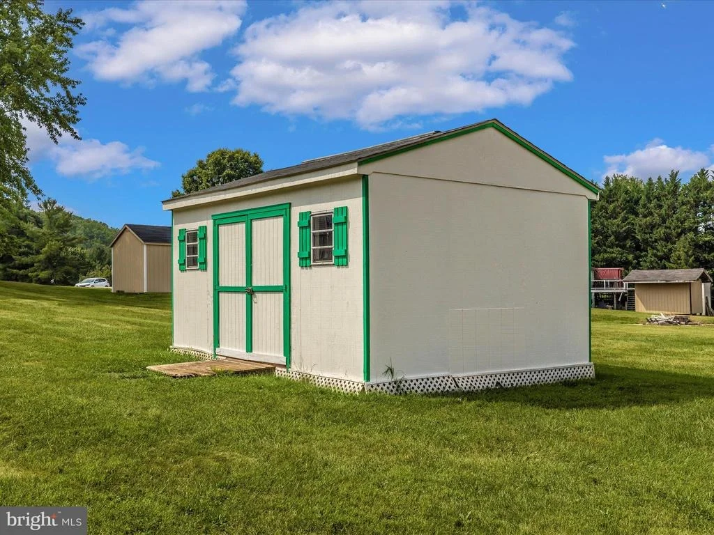 Photo of 1589 SMILEY DRIVE