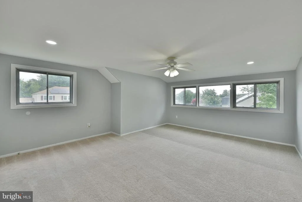 Photo of 8 WINDOVER LANE