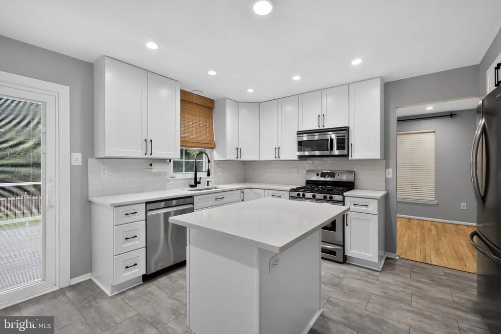 Photo of 5630 ROUNDTREE LANE