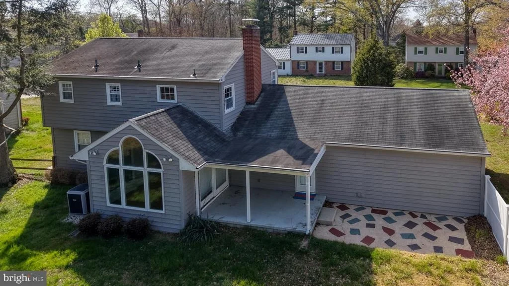 Photo of 45 W FAIRFIELD DRIVE
