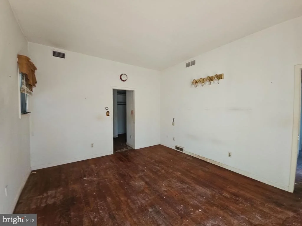 Photo of 10 OAK DRIVE