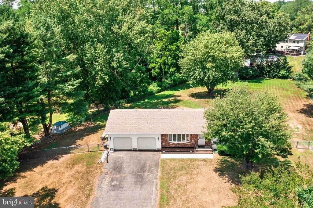 Photo of 6 ELEANOR DRIVE