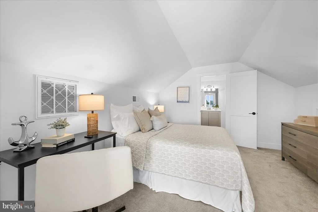 Photo of 39546 ADMIRAL ROAD