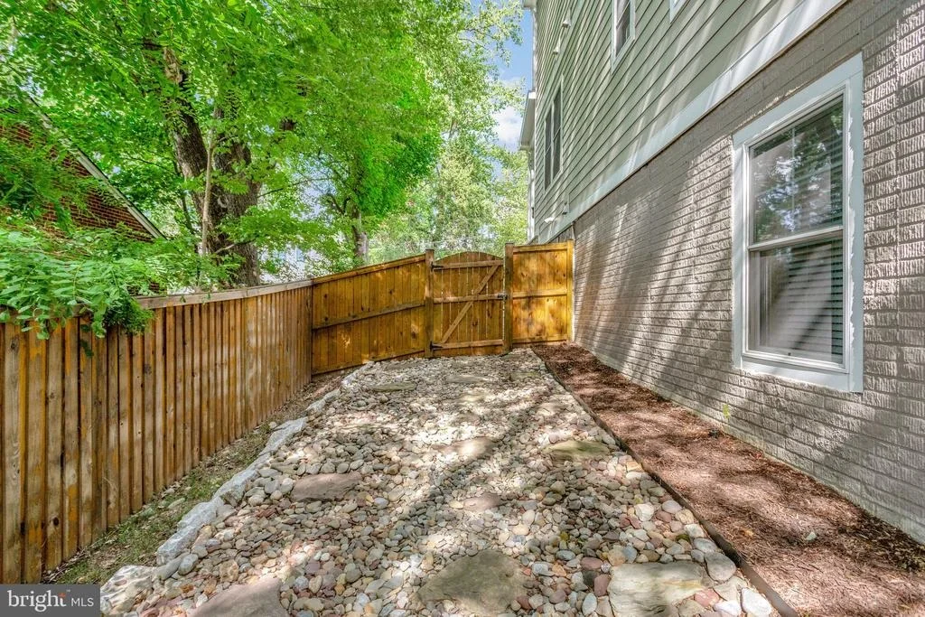 Photo of 1712 EAST AVENUE