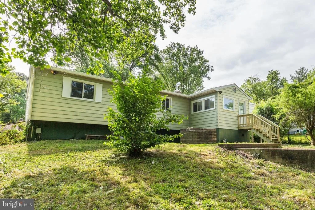 Photo of 3809 HALLOWAY CIRCLE