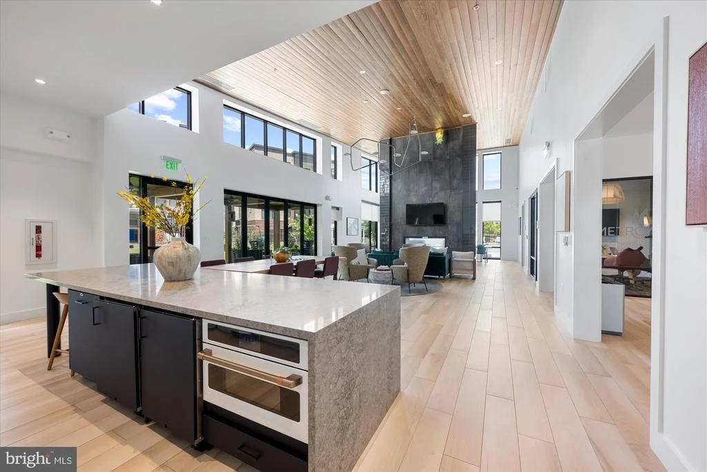 Photo of 43556 CENTERGATE DRIVE