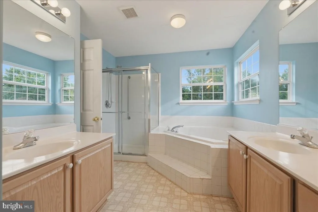 Photo of 9884 ARROWOOD DRIVE