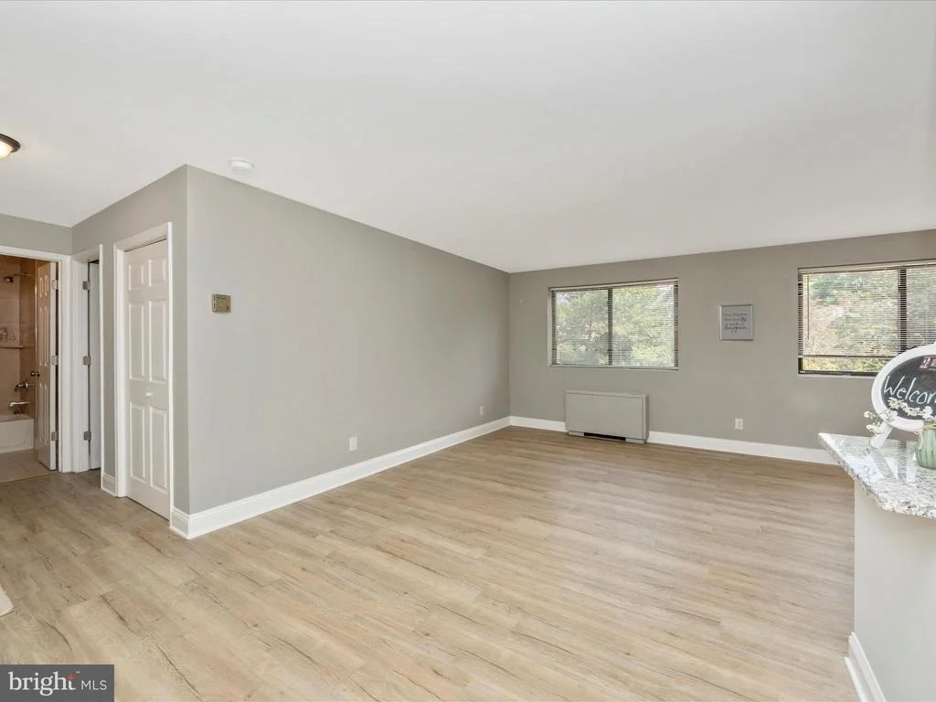 Photo of Unit 417 at 8601 MANCHESTER ROAD