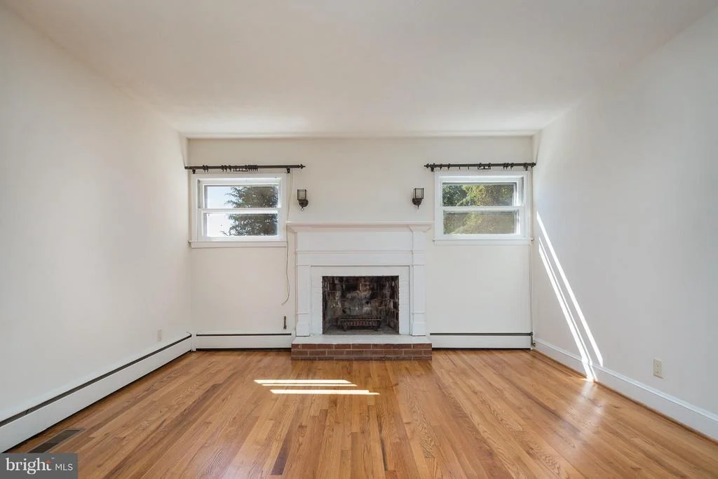 Photo of 9258 LEE HIGHWAY