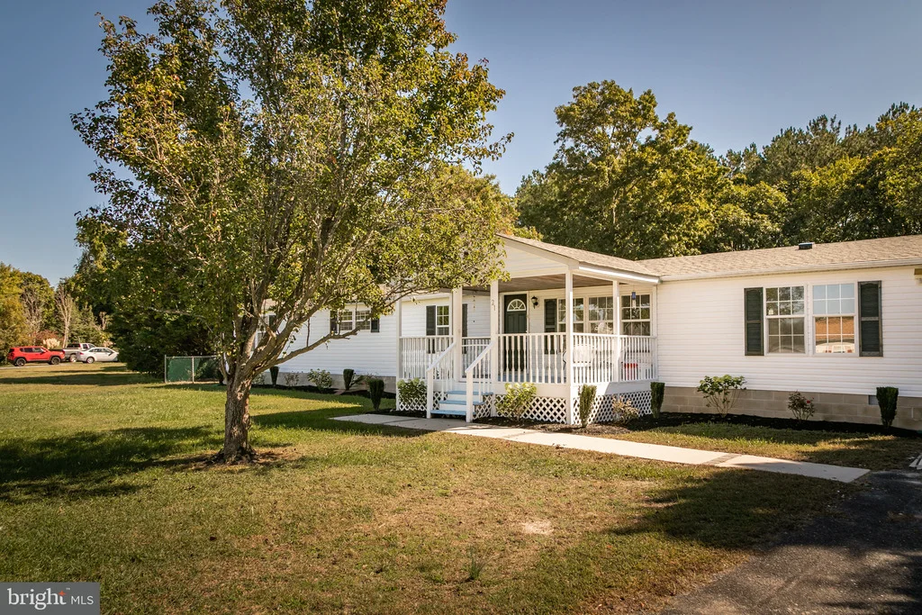 Photo of 21 JOHN B DRIVE