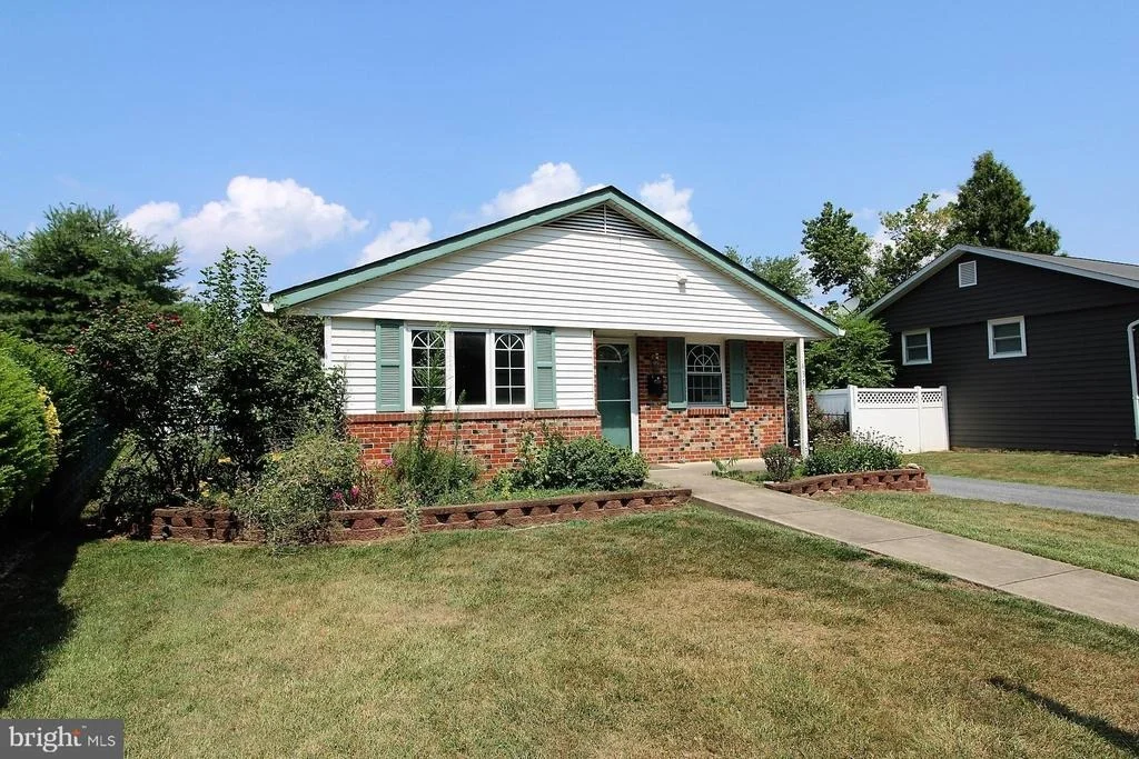 Photo of 439 CENTER STREET