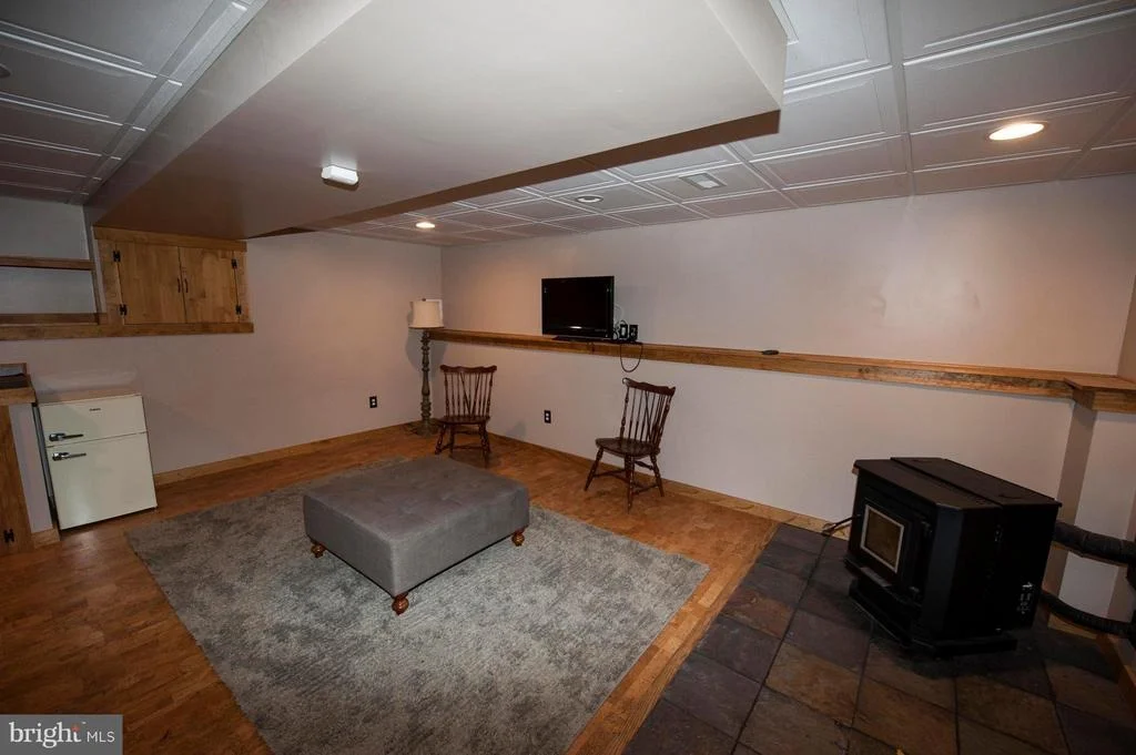 Photo of 828 WILDA DRIVE