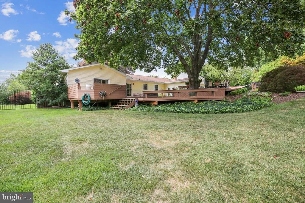 Photo of 15225 CENTERGATE DRIVE