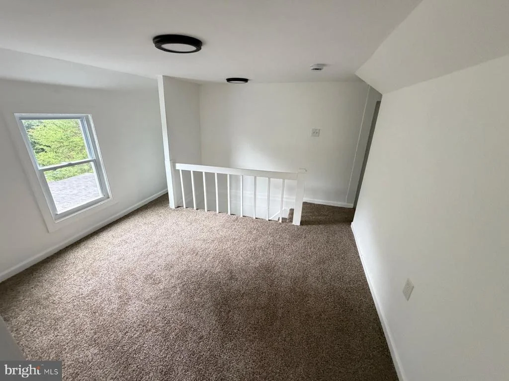 Photo of 667 THOMPSON ROAD