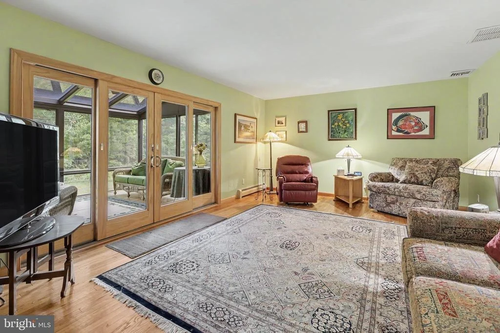 Photo of 2048 BUSTLETON ROAD