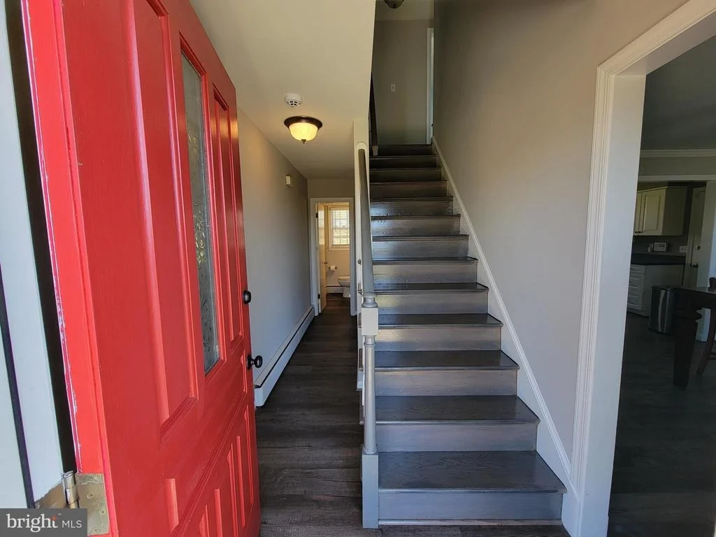 Photo of 18909 MUNCASTER ROAD