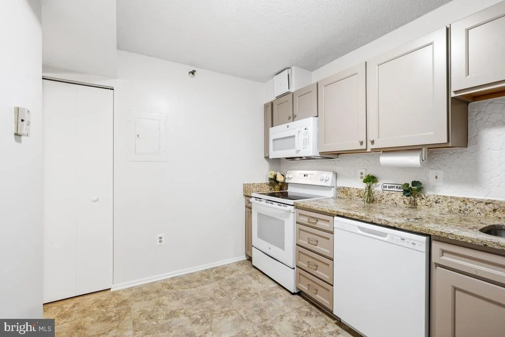 Photo of Unit 2215 at 15107 INTERLACHEN DRIVE