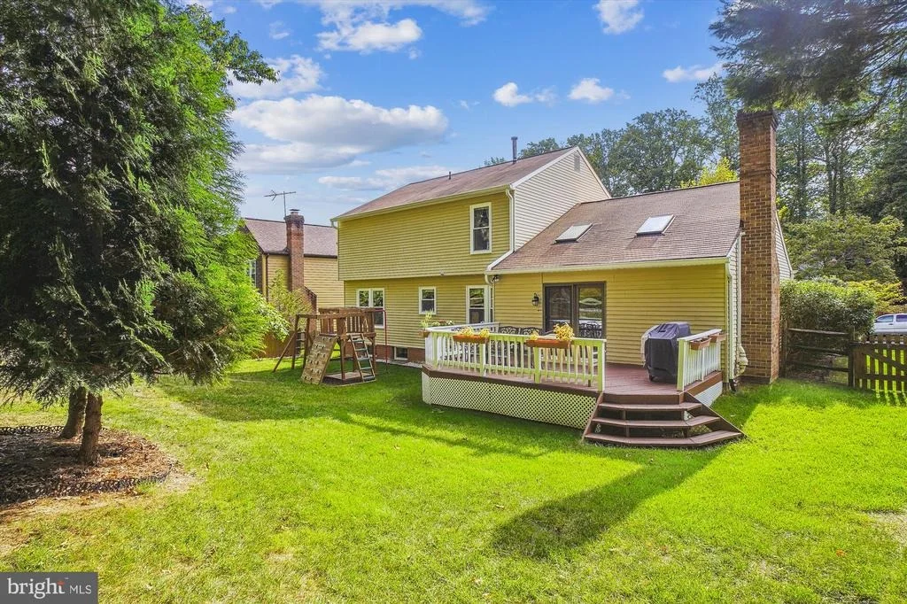 Photo of 2427 HENSLOWE DRIVE