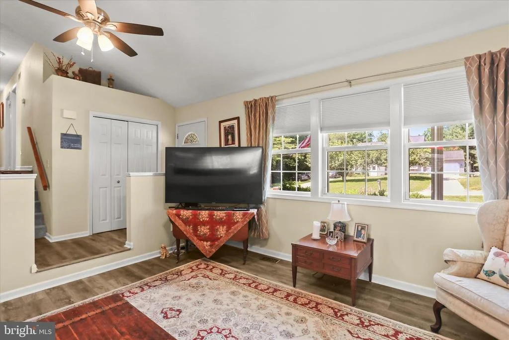 Photo of 17 ECKER AVENUE