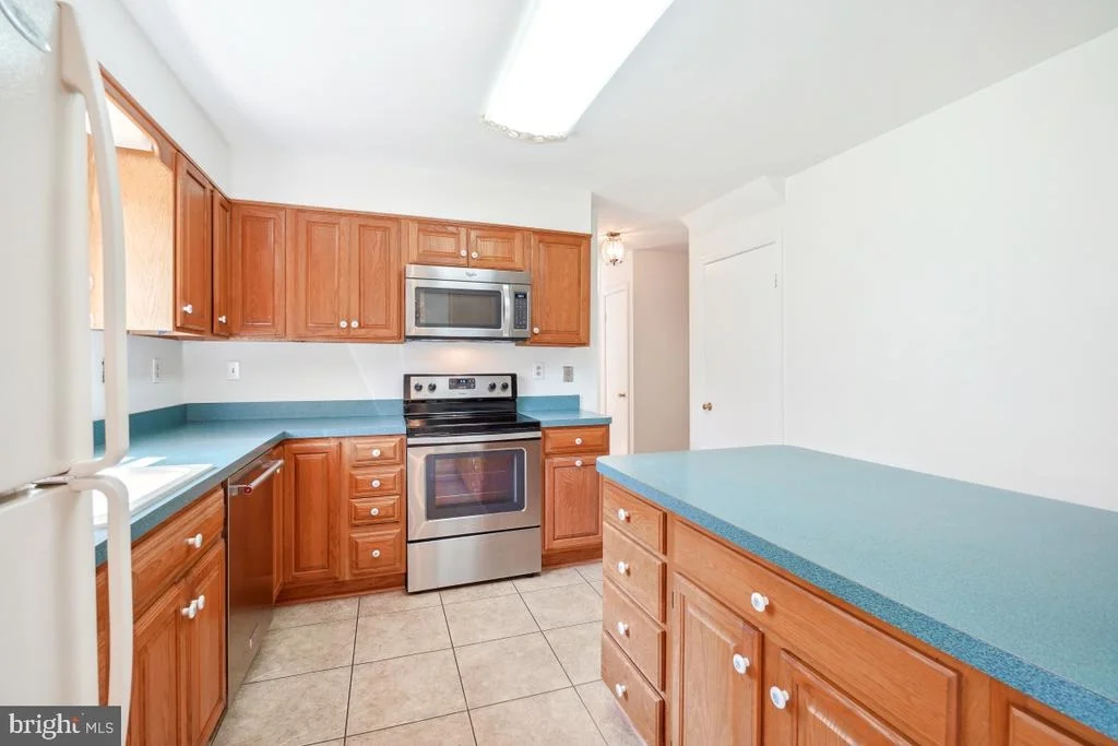 Photo of 882 DIAMOND DRIVE