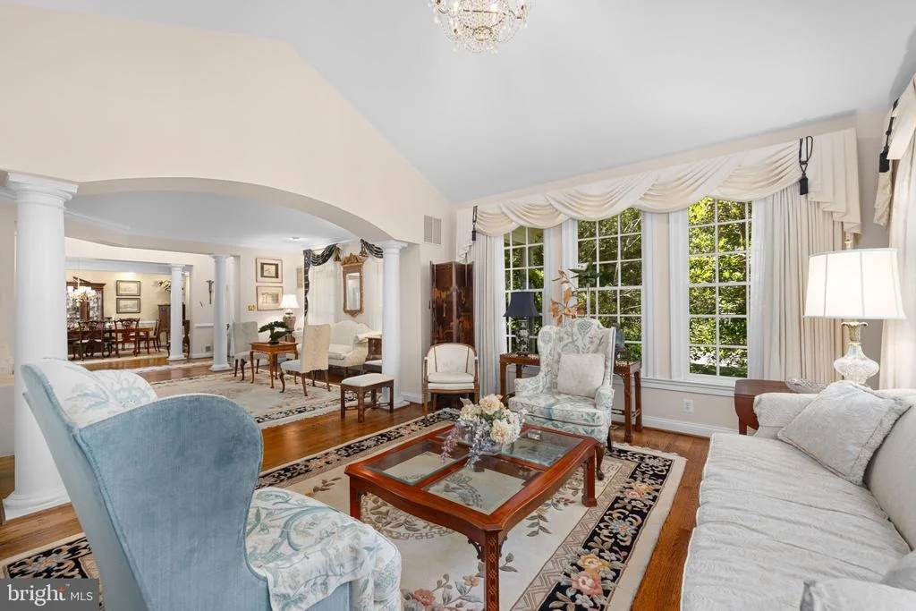 Photo of 897 CHINQUAPIN ROAD