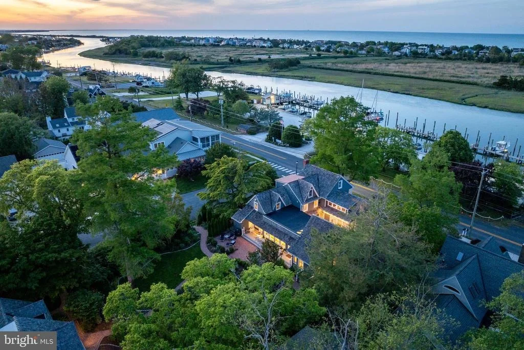 Photo of 410 PILOTTOWN ROAD