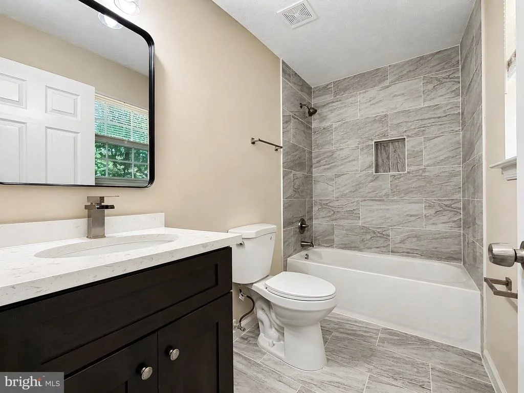 Photo of 45249 ANDY WAY