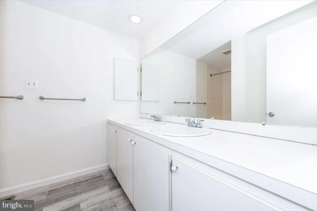 Photo of 9441 HOLBROOK
