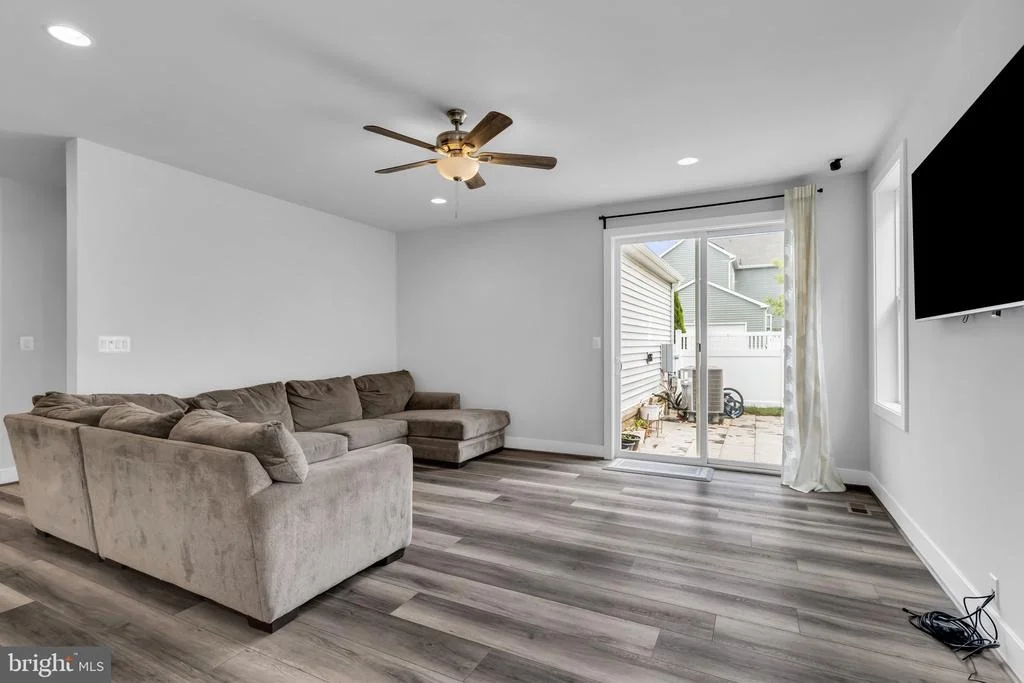 Photo of 41919 SPRING AIR DRIVE