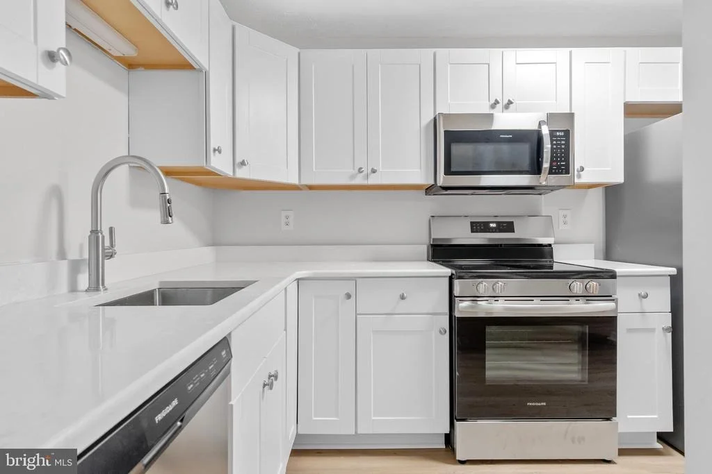 Photo of Unit BC at 2149 WAINWRIGHT COURT