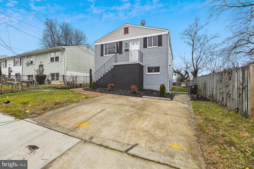 Photo of 610 IVYLEAF AVENUE