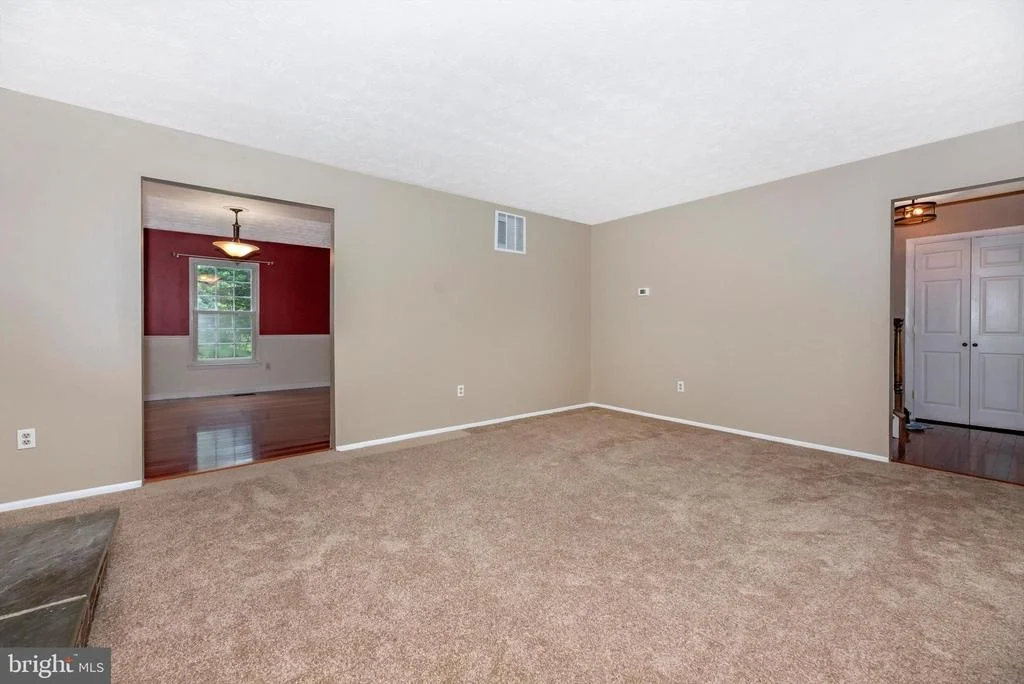 Photo of 484 HILLCREST DRIVE