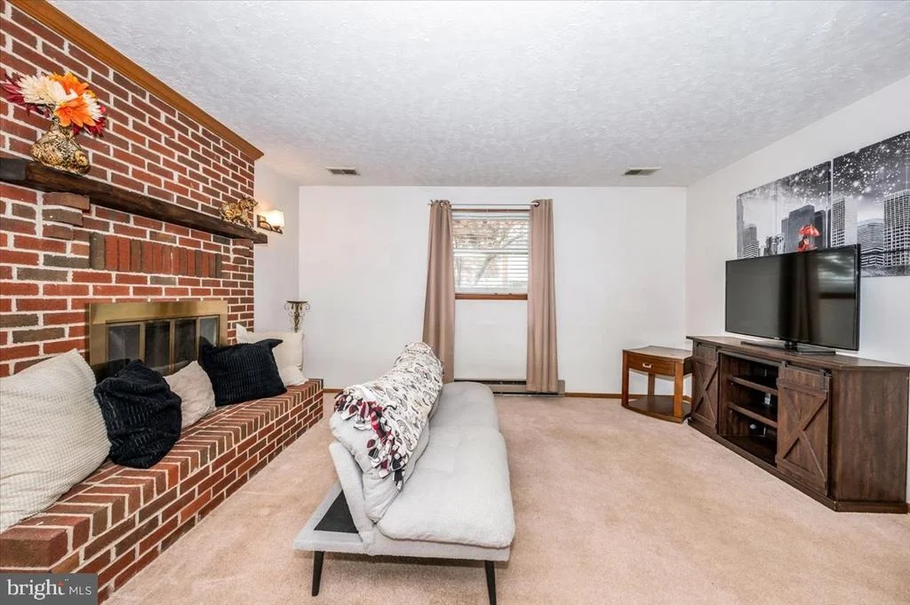 Photo of 223 TAMARACK WAY